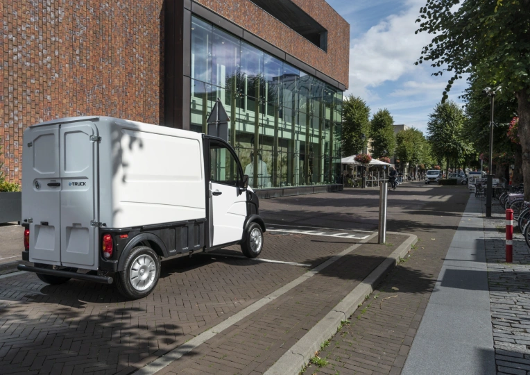 AIXAM Mopedbil eTruck E-truck fourgon 3.jpg